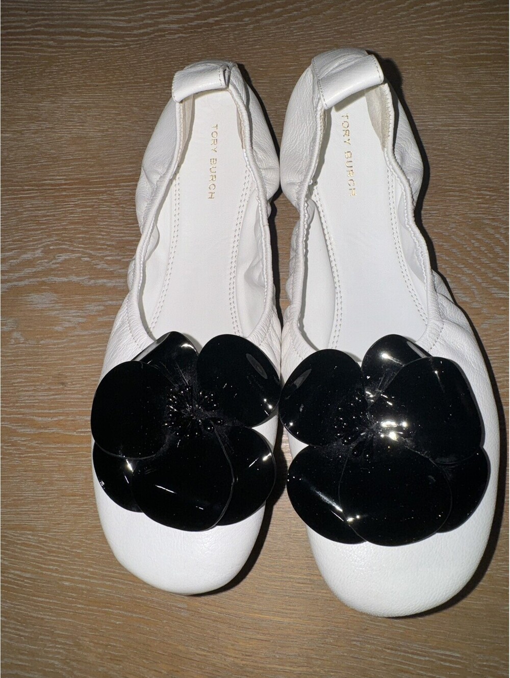 Tory Burch Flower Ballet Flats 8.5 Soft Leather Black White Soft Comfy New